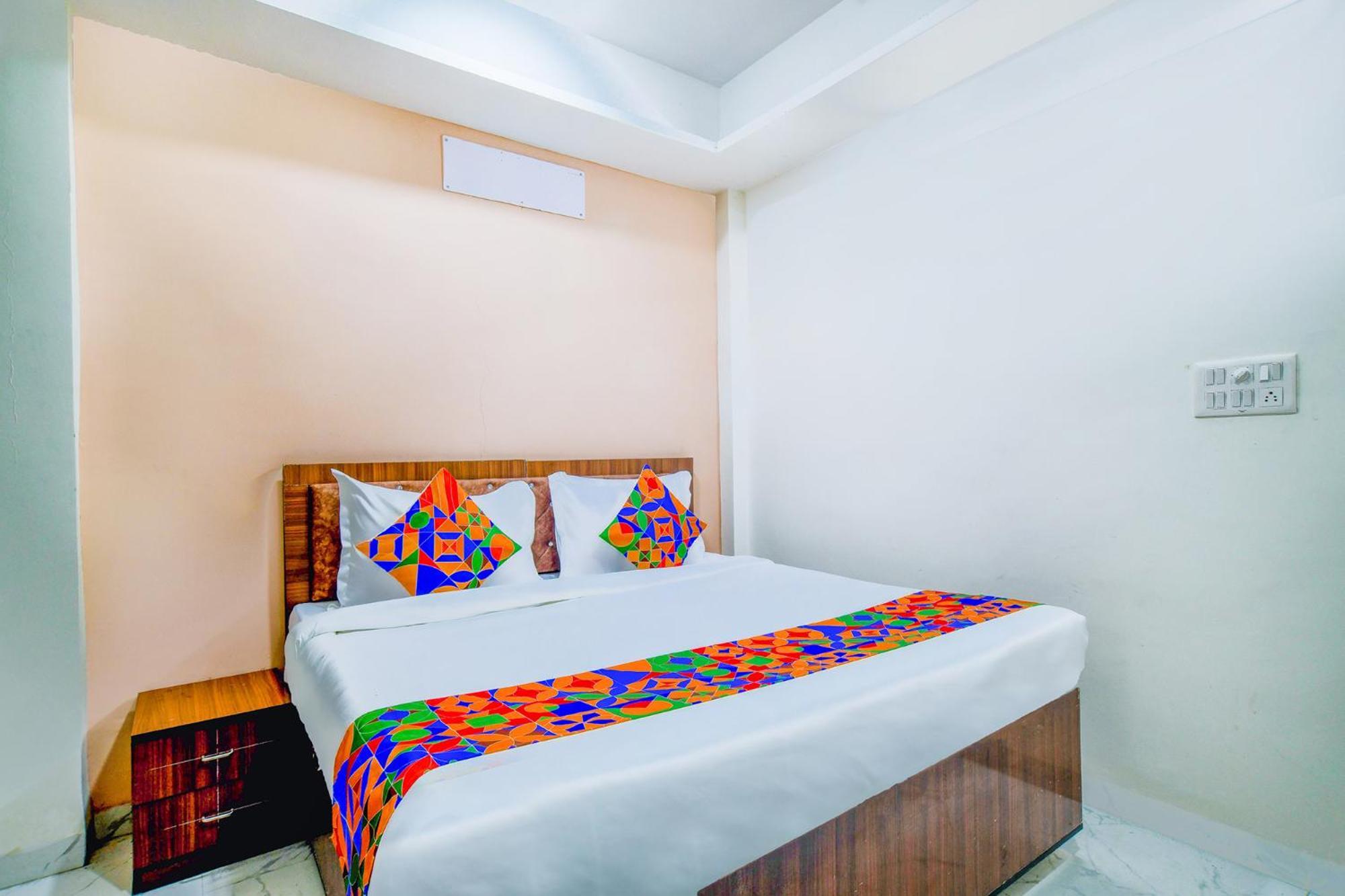Hotel O Regal Indore Eksteriør billede