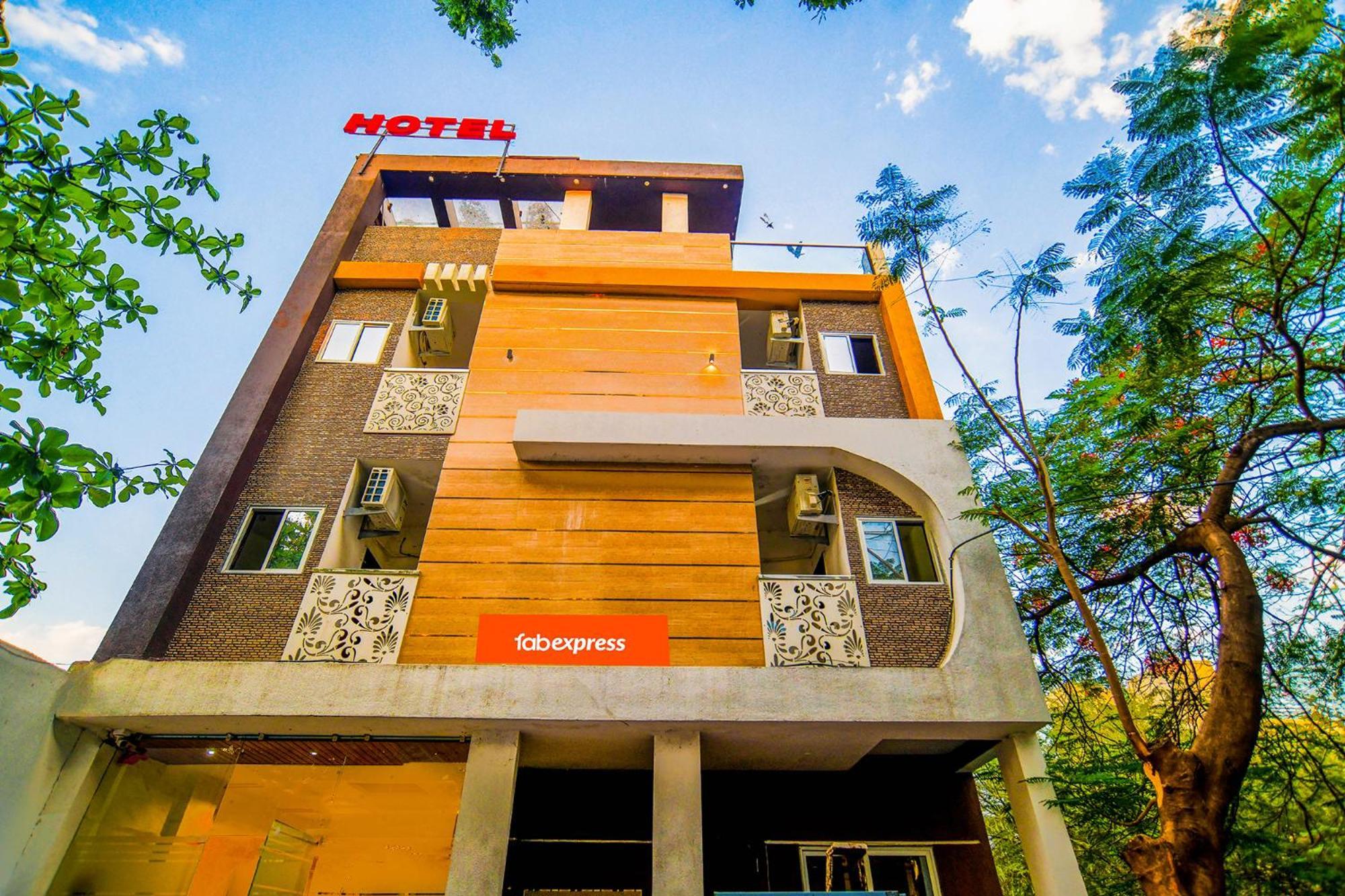 Hotel O Regal Indore Eksteriør billede