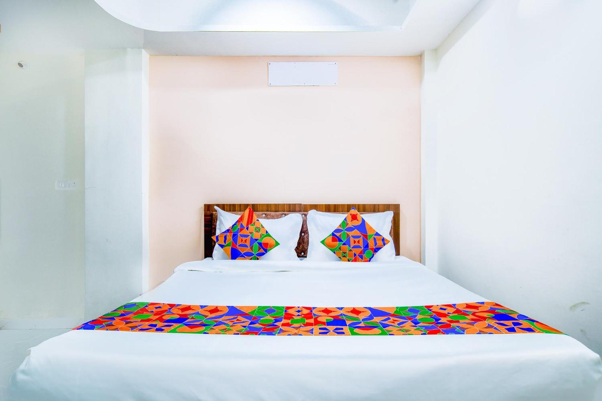 Hotel O Regal Indore Eksteriør billede