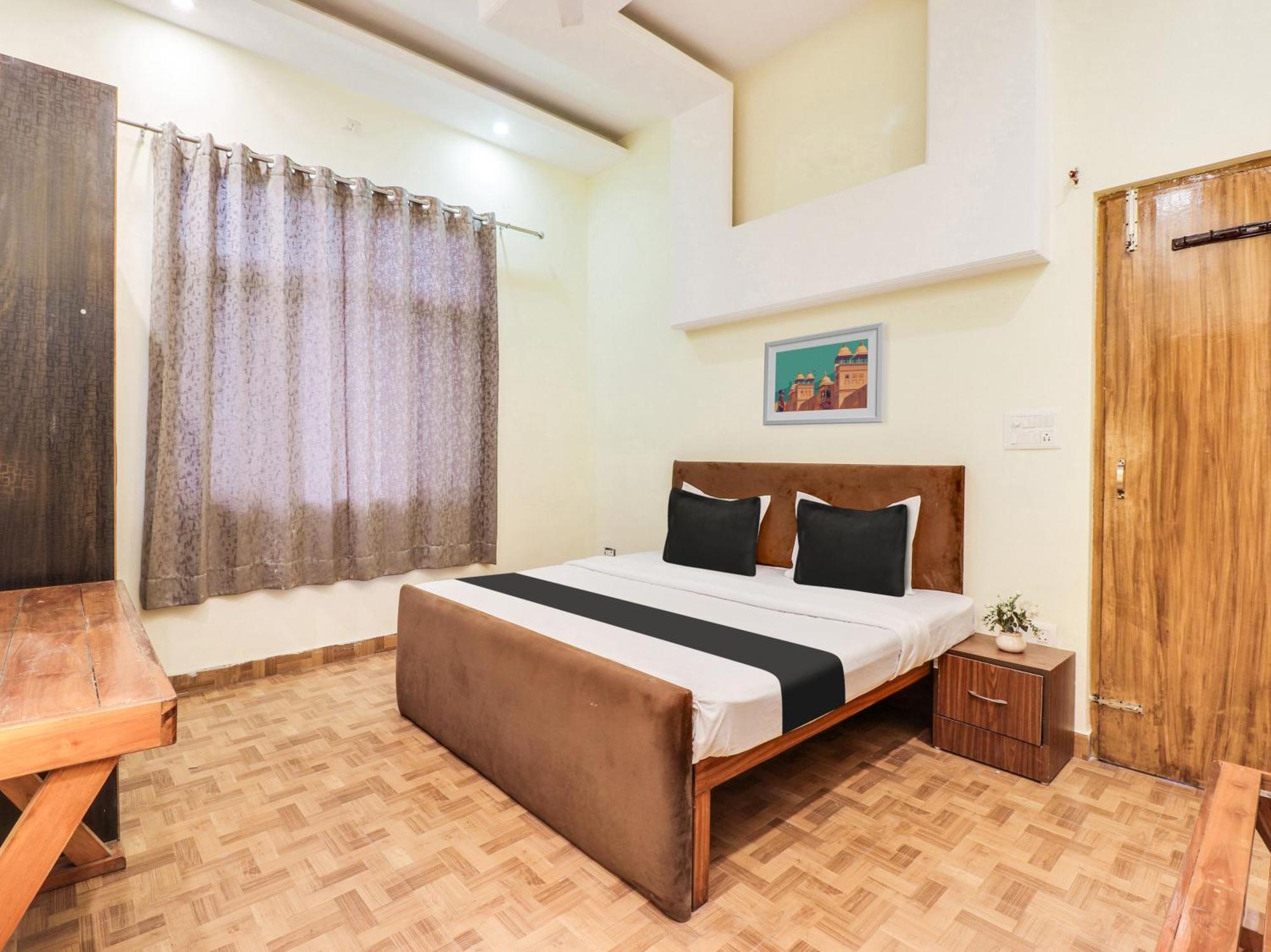 Hotel O Regal Indore Eksteriør billede